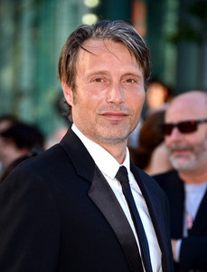  Mads Mikkelsen <3 Although he looks smart on nearly every picture लोल