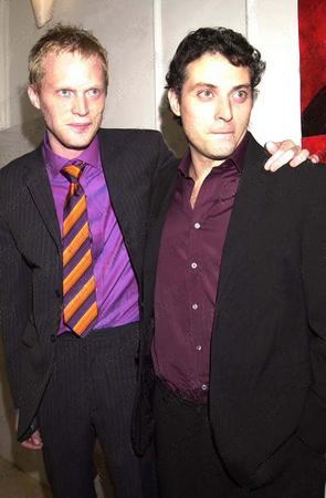  Both of my fav' actors Rufus and Paul both wearing Purple, amor Paul's tie. =D