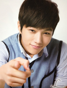  Kim myungsoo have the most good looking from male idol