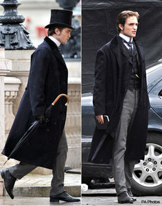  my sexy Robert on the set of Bel Ami in old fashioned clothes<3