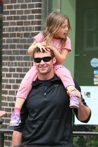  Hugh Jackman with his daughter<3