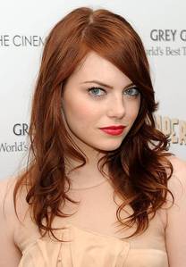  Probably Emma Stone! L（デスノート） also like Sophie Turner from Game of Thrones.