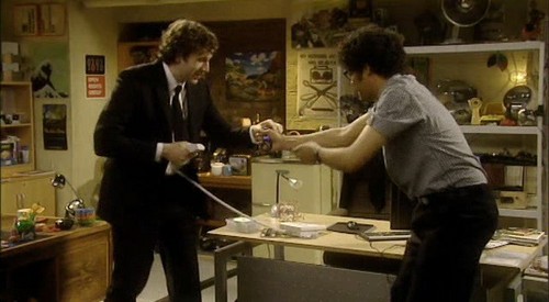 Roy:   I'll put it inside my pocket.
Moss: Put it up to 8 ! Put it up to 8 ! 
Roy:   NO! It will blow my coc$$ OFF !!! 

LMAO!