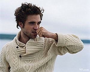  I l’amour this sweater/jumper that Rob is wearing<3