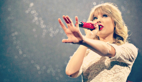 Taylor performing.:}