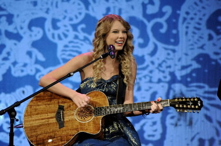 Hope you like it !!!my username start  with d so here a pic Tay performing 