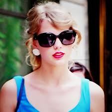 COOL TAYLOR SWIFT WITH COOL GLASSES