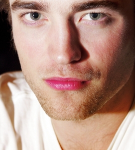  Pattinson's perfect kulay-rosas pucker<3