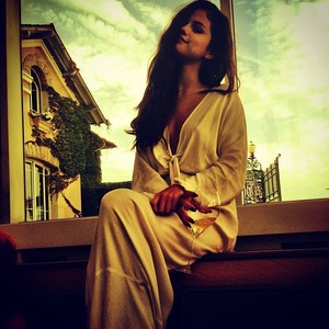 I love this pic,this pic was shoot when she was in Paris.