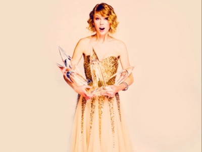  This Dress!! I would amor to go with Ron♥