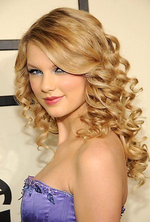 I love this pic of Taylor with curly hair