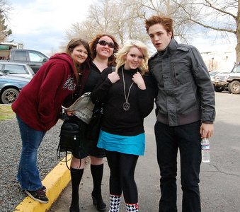  my sweet,handsome Robert with some fans<3