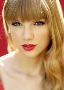  Tay with red lipstick.:} answer is A. Andrea. http://data1.whicdn.com/images/45658934/tumblr_memoobTGTQ1rmiemdo1_500_large.jpg
