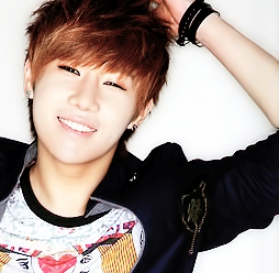  Sunggyu from Infinite !<3333 Why? Because he is my bias. I l’amour him sooo MUCH ! And... errrr... he looks hot and awesome in this pic. :)