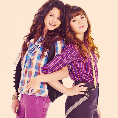sel with lovato :)