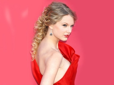  Tay in red background<3333333