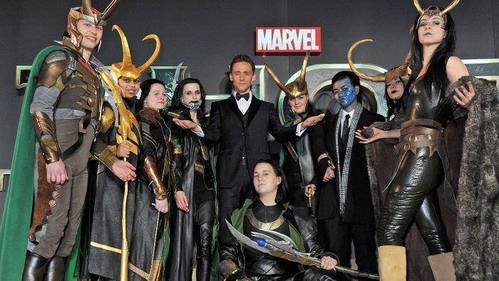  lokis everywhere my dream as come true <3 , i wish i was thas to meet tom and be loki but need costume