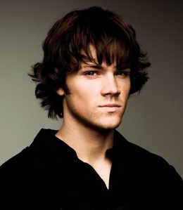  Jared's hair looks super fluffy in this pic :)
