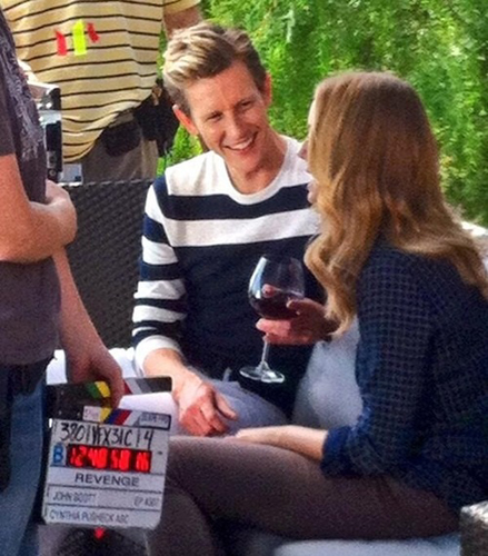  on set with his girl <3