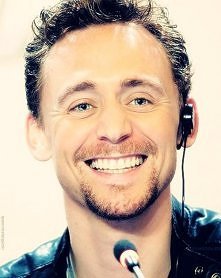  Tom Hiddleston :)