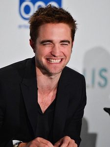  Robert Pattinson is 2 years, 26.2 months, 113.7 weeks and 796 days younger than me :)