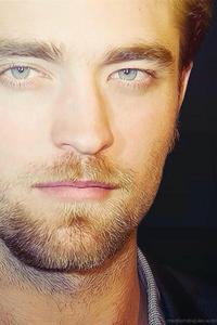  I l’amour my Robert's beautiful blue eyes<3