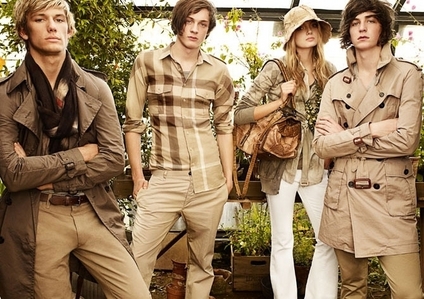 Alex & some other models for Burberry <3