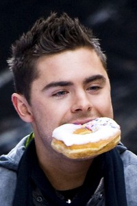  Zac eating a donut <3