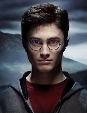  Harry Potter's lightning bolt scar<3
