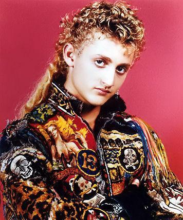 Alex Winter from The Lost Boys, I used to find him hot and cute.