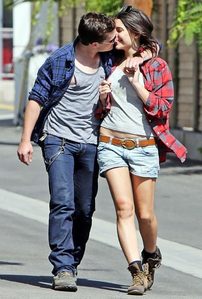  Josh Hutcherson and his girlfriend