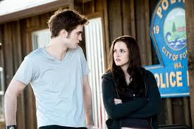  Robert and Kristen in a scene from Eclipse outside the police station,where Bella's dad is the chief of police<3
