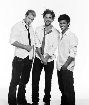  Robert with 2 other Twilight hotties,Kellan and Taylor<3