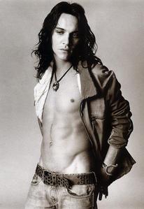 JRM wearing a belt in a really old modeling picture
