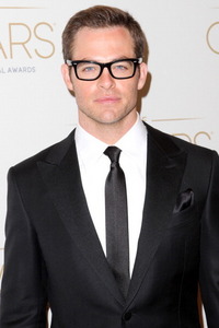  Chris Pine in glasses<3