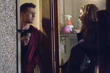  Colton Haynes not letting a woman in..