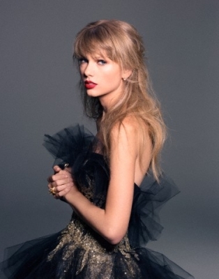 Taylor from her Elle photoshoot looking rather intense