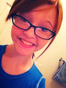  Here's me. :3 Please excuse my ugliness.
