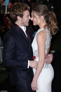  My baby sam claflin with his wife . I'm thạch, sữa ong chúa but they're adorable together!