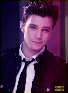  Chris colfer. People are like "Oh he's to lady like" ou "Oh he sounds so much like a girl." I l’amour this boy to death. I do not care. He's sexy, amazing and talented. He also has done so much for being 23. c:
