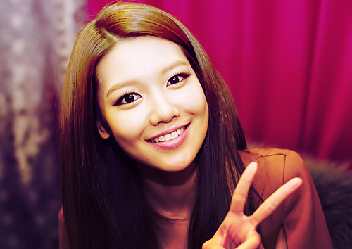  [i] amor this pic of Sooyoung <3 [/i]