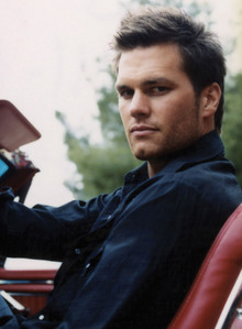 I don't know if Tom Brady wants to act,but I'd love to see him act<3