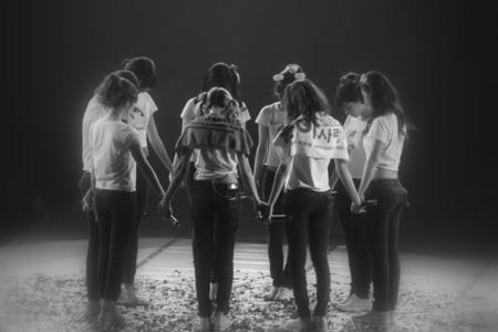  “If your dream is alive, then one dia it will come true.” – Seohyun
