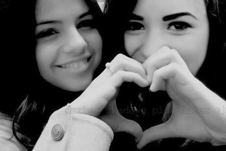  Selena and Demi;)
