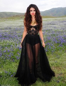  Selena <3<3<3