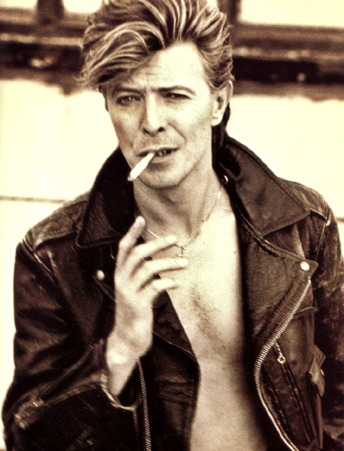  Bowie is smoking an incredible lot