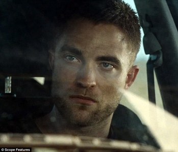  my handsome Robert has 2 pelikula coming out this year,Maps to the Stars and The Rover.Here's a scene from The Rover<3