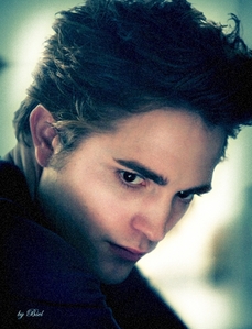  some people may think Edward looks slightly creepy in this pic,but not me.I think he's HOT<3