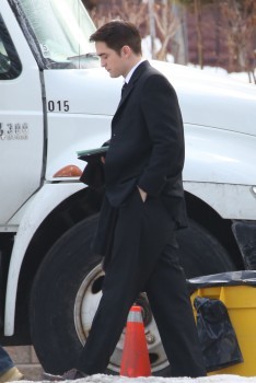  my handsome babe on March 18,in Toronto filming his new movie,Life<3