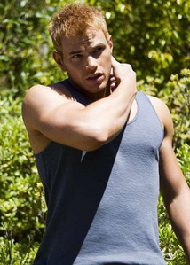  Kellan wearing a tank top,which shows off his sexy muscles<3